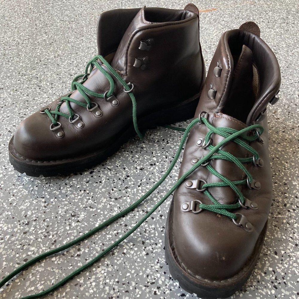 Danner Mountain Light II Hiking Boots in brown, size 11.5